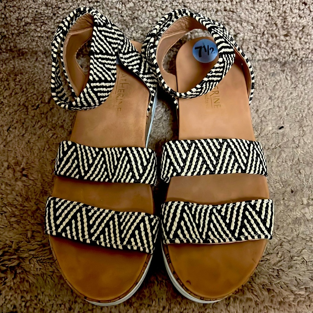 CATHERINE MALANDRINO Davina Wedge Sandals Black Tan & Natural
